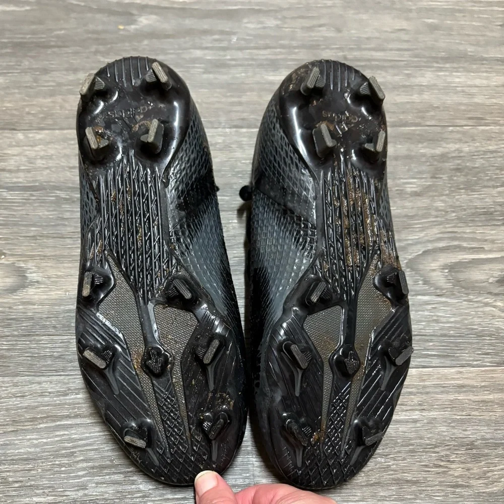 Adidas Size 6 Black Soccer Cleats